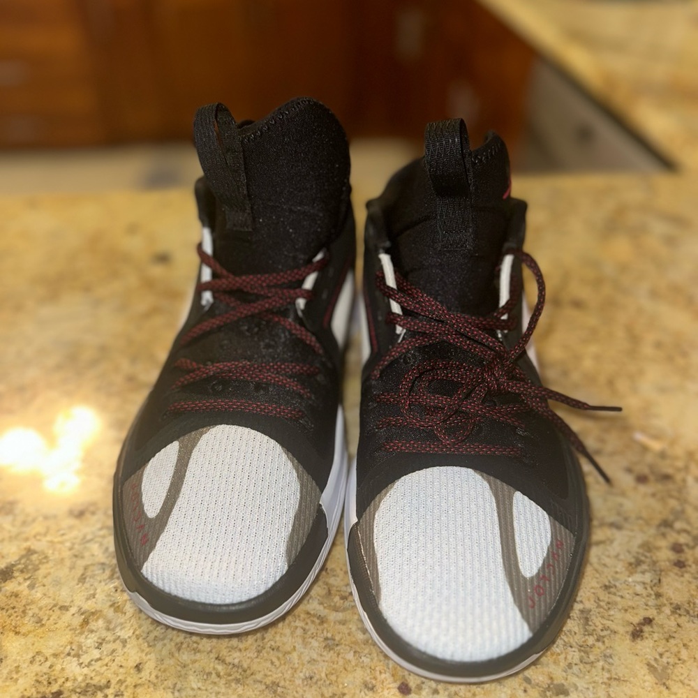 Men’s Jordans size 10